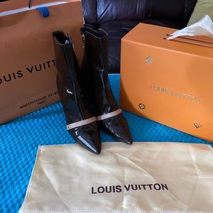 Luis Vuitton Patent leather ankle boots